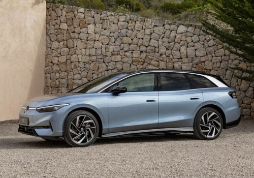 फक्सवागनको आईडी.७ टूर इलेक्ट्रिक एस्टेट कार युरोपका लागि सार्वजनिक