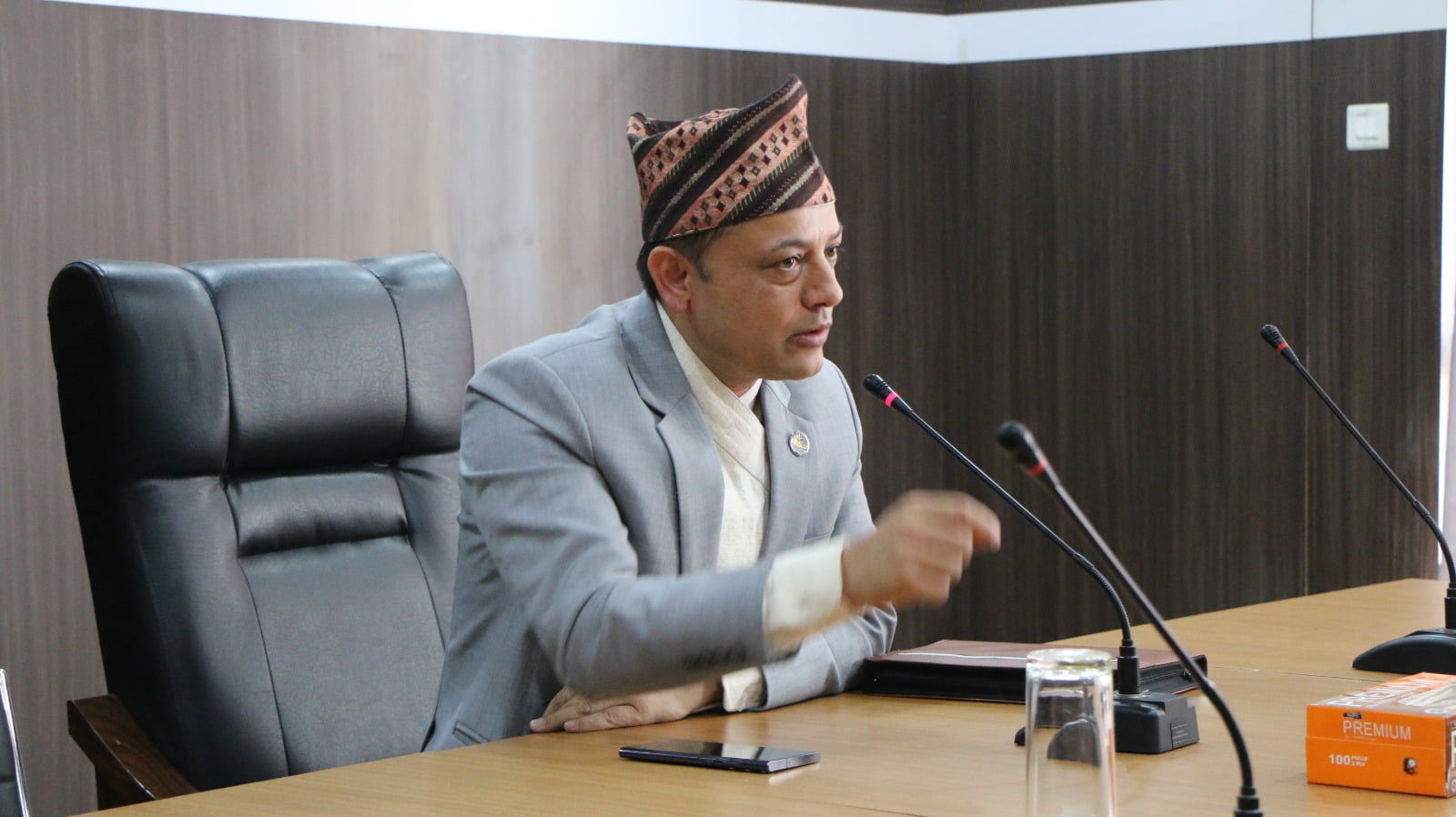 Labour Minister directs officials for ensuring reforms in FEIMS