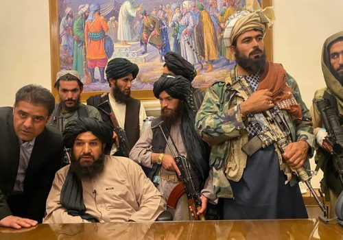 अफगानिस्तानमा तालिबानले गर्यो इन्टरनेट र मोबाइल सेवा बन्द