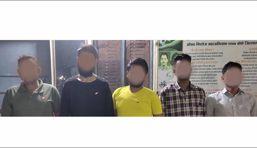 ह्वाट्सएप र फेसबुकमा ग्रुप बनाएर एसइई परीक्षामा चिट चोराउने पाँच पक्राउ