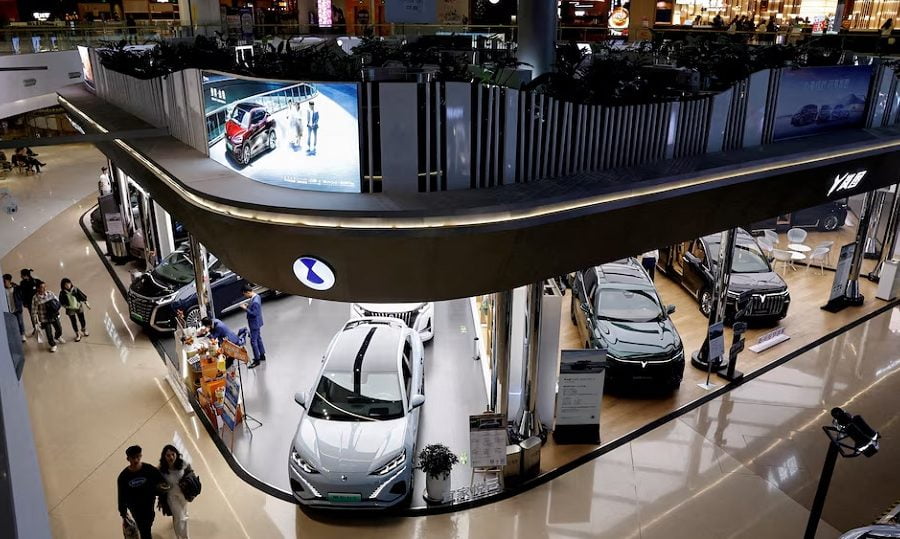 चीनको ईभी निर्यात बढेसँगै कार बोक्ने जहाजको मागमा वृद्धि