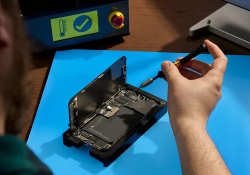 प्रयोग गरिएका वास्तविक पार्टसका साथ अब आफ्नो आईफोन आफैं मर्मत गर्न सकिने