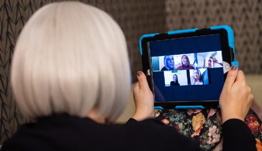 भिडियो कलमा आफैँलाई देख्दा मानसिक थकान हुने अध्ययनको निष्कर्ष