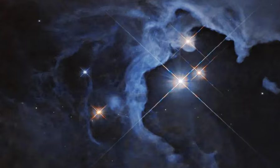 नासाको हबल टेलिस्कोपले ५५० प्रकाश वर्ष टाढा पत्ता लगायो भर्खरै जन्मेका तीनओटा तारा