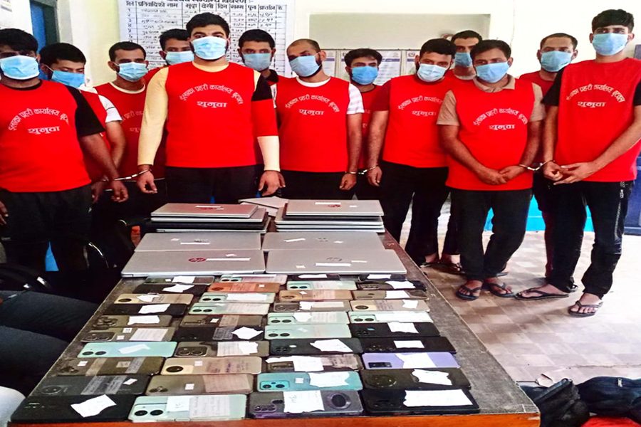 अनलाइन सट्टावाजीमा संलग्न १३ जना भारतीय नागरिक पक्राउ