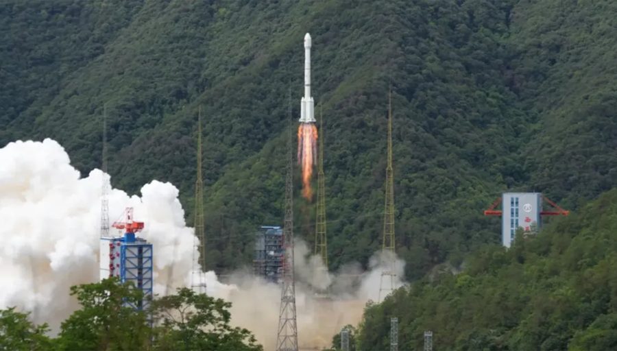 चीनले आफ्नो पहिलो मध्यम कक्षीय ब्रोडब्यान्ड भूउपग्रह प्रक्षेपण गर्यो