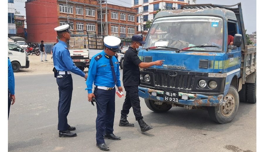 दुर्घटना न्यूनीकरणका लागि सवारीसाधनको यान्त्रिक परीक्षण