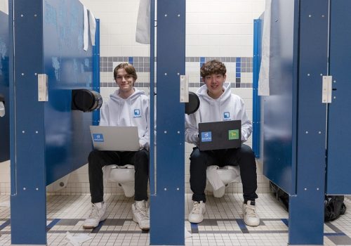 १७ वर्षे विद्यार्थीले शौचालयमा बसेर एप बनाए, २३ लाख डलर उद्यम पुँजी पाए