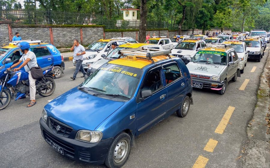 राइड सेयरिङको विरोधमा उत्रिएका गण्डकीका यातायात व्यवसायीको आन्दोलन फिर्ता
