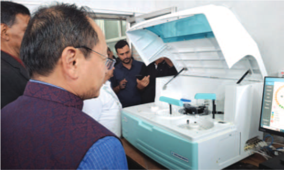 फिक्कलमा ‘अटोमेटिक एनालाइजर’ मेसिन