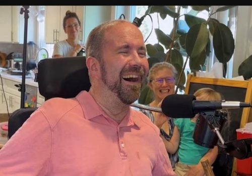 मस्तिष्कमा ‘टेक्स्ट टु स्पीच चिप’ राखेपछि बोली गुमेका बिरामीले यसरी फिर्ता पाए आफ्नो स्वर