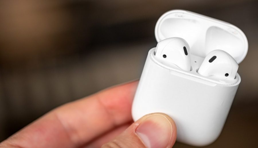 एप्पलको यूएसबी–सीसहितको दुई नयाँ एयरपड-४ सेटहरू अर्को महिना आउने-रिपोर्ट