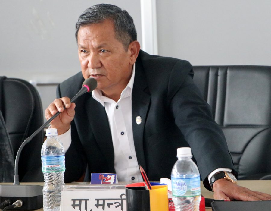 मिडिया काउन्सिल विधेयकका विषयमा सरोकारवालासँग राय लिनुपर्छ : मन्त्री गुरुङ