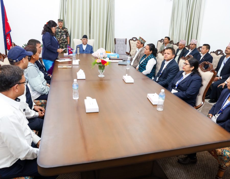 ‘हेलो सरकार’ लाई प्रभावकारी बनाउन प्रधानमन्त्रीको चासो