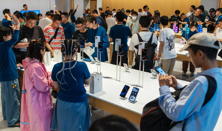 ट्रम्प करका कारण एप्पलले ३ दिनमा गुमायो लगभग ६४० अर्बको बजार मूल्य