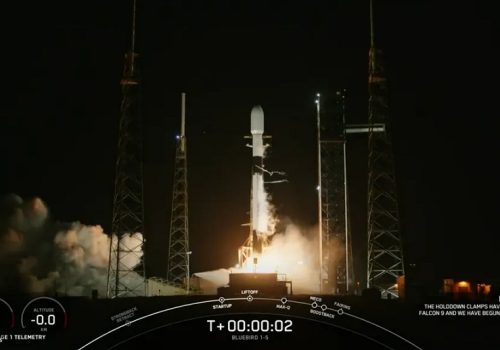 स्पेसएक्सले प्रक्षेपण गर्यो ५ ओटा ‘ब्लूबर्ड स्मार्टफोन स्याटेलाइट’