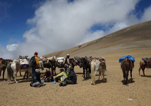 मुस्ताङको दामोदरकुण्डमा मोबाइल चल्दैन, तीर्थयात्री बिरामी परे उद्धारका लागि चिठी लेखेर पठाउनुपर्छ