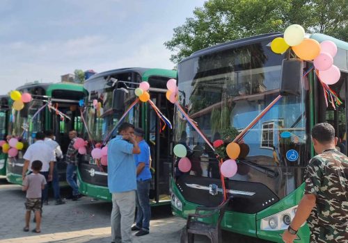 इटहरीमा सुरुभयो बिजुली बस सेवा