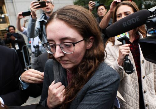 क्रिप्टोकरेन्सी एफटीएक्स सम्बन्धमा पूर्व कार्यकारी क्यारोलिन एलिसनलाई २ वर्ष जेल सजाय