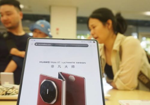 ह्वावेले अनावरण गर्यो विश्वकै पहिलो ट्राइफोल्ड स्मार्टफोन, २७ लाखभन्दा बढी प्रि-अर्डर