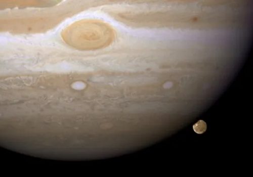 यो भयंकर उल्कापिण्डले बृहस्पतिको सबैभन्दा ठूलो चन्द्रमालाई यसरी अक्षबाट बाहिर हुत्यायो