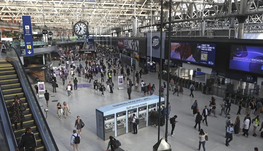 बेलायतको रेल स्टेशनका वाई-फाई नेटवर्कमा भएको साइबर हमलाबारे प्रहरीले अनुसन्धान गर्दै