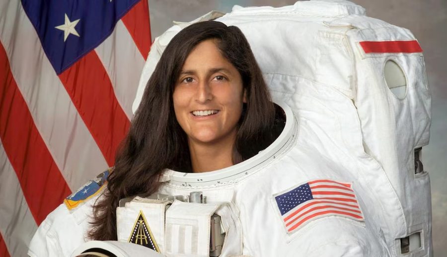 नासा अन्तरिक्ष यात्री सुनिता विलियम्सले सम्हालिन अन्तर्राष्ट्रिय अन्तरिक्ष स्टेशनको कमान्ड