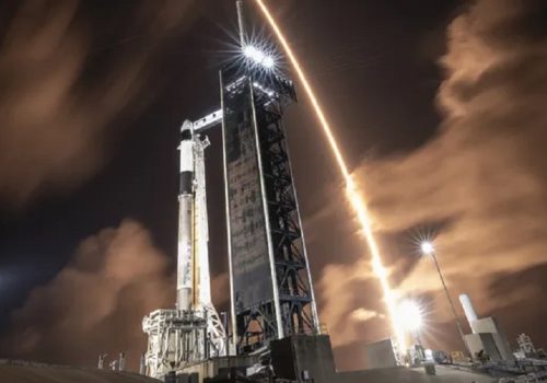 स्पेसएक्सले प्रक्षेपण गर्यो ६५ मिनेटमा २ ओटा फाल्कन ९ रकेट