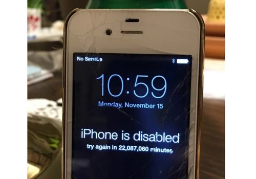 लगभग एक दशकदेखि लक भएको आईफोन ४एस अन्ततः अनलक यसरी भयो