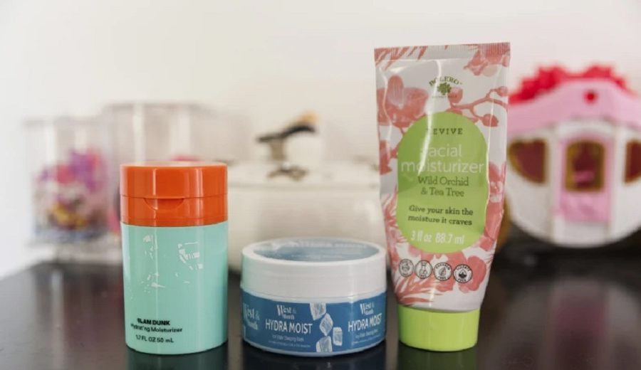 सामाजिक सञ्जालमा उपलब्ध ‘कम उमेरको देखाउने’ प्रडक्टहरुले गहिरो असर गर्ने-रिपोर्ट