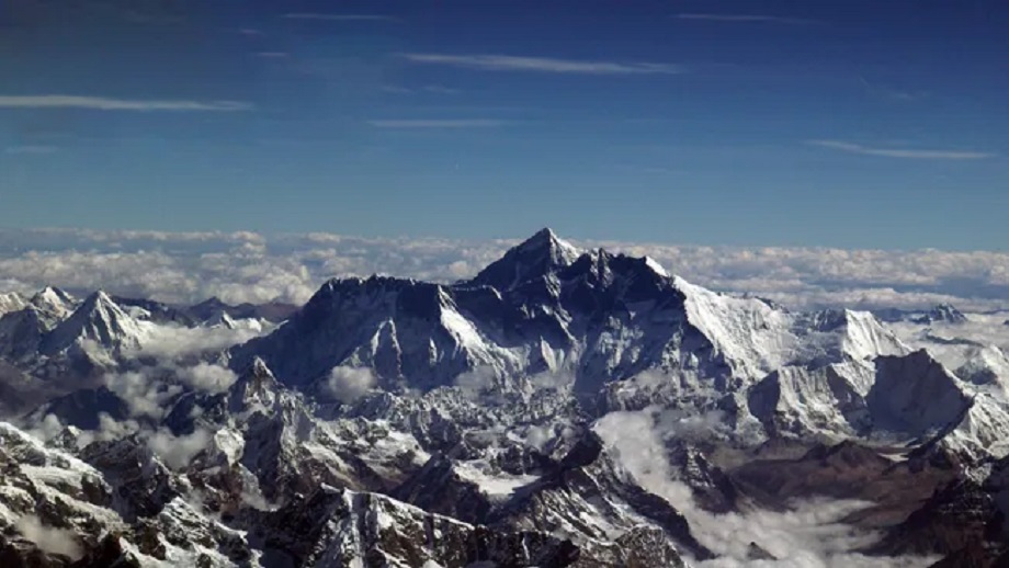 सरकारले सगरमाथा आधार शिविरमा ‘अब्जर्वेटरी’ केन्द्र स्थापना गर्ने योजना