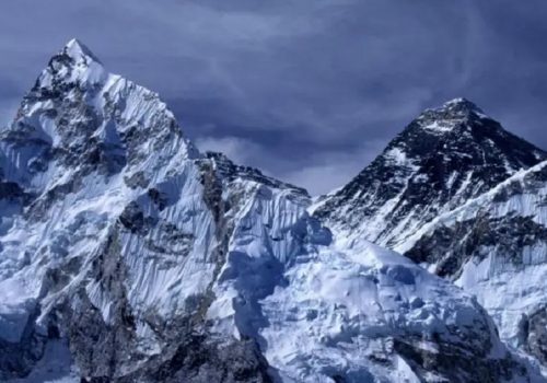 यस्तो छ विश्वको सर्वोच्च शिखर सगरमाथाको ऊचाई क्रमश: बढ्दै जानुको रहस्य
