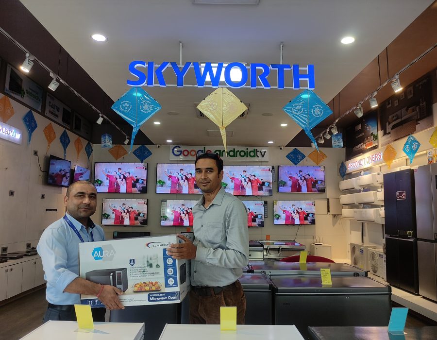 Announcement of the second weekly Lucky winner of the Skyworth festive offer