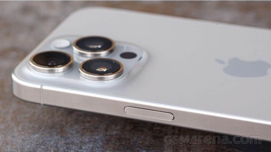 आईफोन १७ स्लिममा नयाँ प्रकारको ओएलईडी डिस्प्ले फिचर गरिने