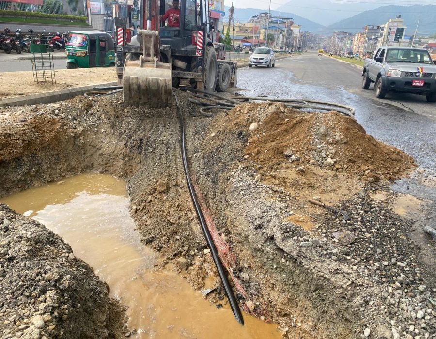 नेपाल टेलिकमको पाइपबाट पानी बगेपछि…