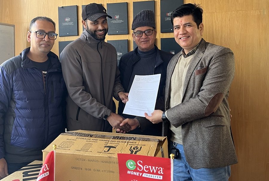 ईसेवाद्वारा बाजुराको पार्वती माध्यमिक विद्यालयलाई सहयोग हस्तान्तरण