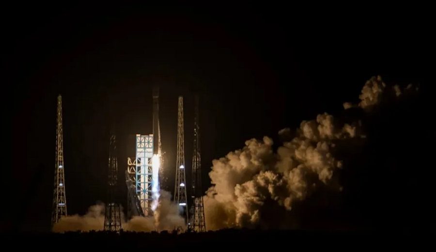 चीनद्वारा पहिलो पटक “लङ मार्च १२” रकेट प्रक्षेपण, चन्द्रमामा मानिस पठाउने योजनामा प्रगति