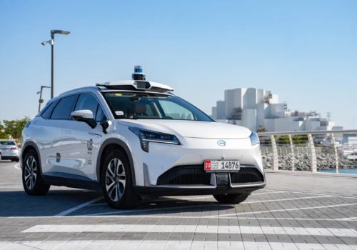 वीराइडले जिलीको उत्पादन युनिटसँग मिलेर सन् २०२६ को शुरुवातमा २००० रोबोट्याक्सी निर्माण गर्ने