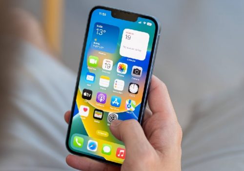 नयाँ आईप्याड र आईफोन एसई आगामी अप्रिलभित्र आउनेः विश्लेषक गुर्मन