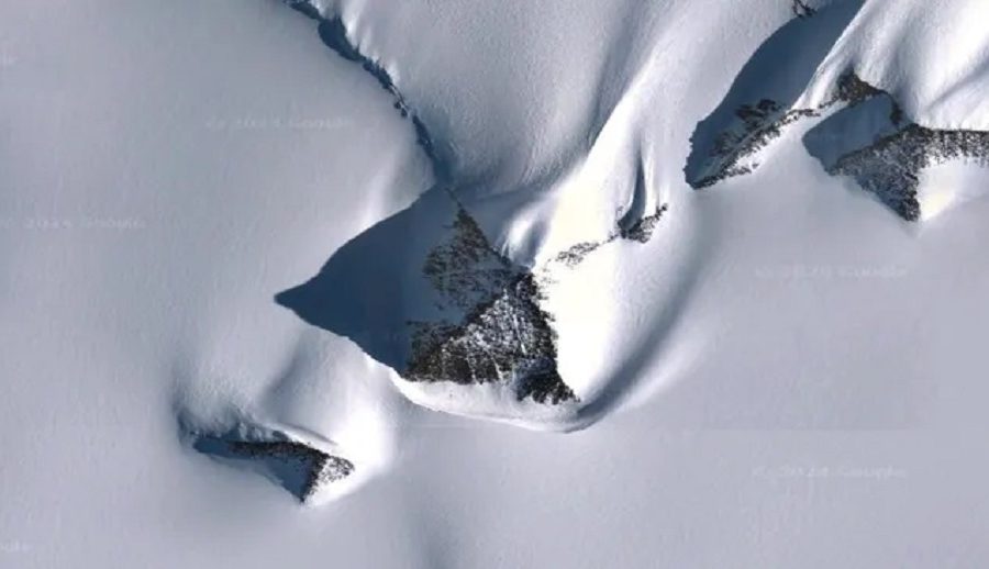 अन्टार्कटिकामा हिउँको समुद्रभित्र लुकेको ‘पिरामिड’ को रहस्य के हो?