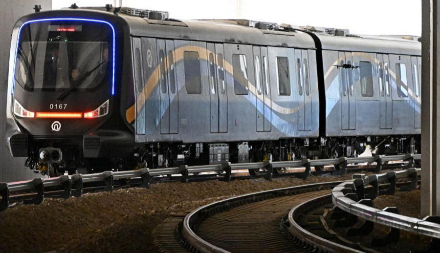 चीनले ऊर्जा बचत गर्ने ‘कार्बन फाइबर मेट्रो ट्रेन’ सञ्चालनमा ल्यायो