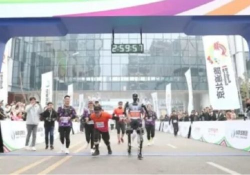 चीनमा “रोबोट र मानव” बीच म्याराथन दौड आयोजना हुने