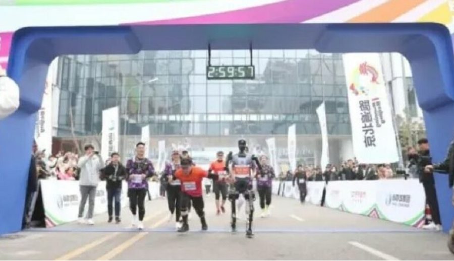 चीनमा “रोबोट र मानव” बीच म्याराथन दौड आयोजना हुने