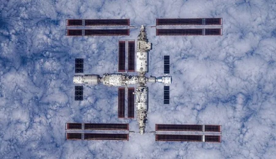 चीनको शेन्झोउ-१९ का अन्तरिक्षयात्रीहरुले अन्तरिक्षमै यसरी गरे रकेट इन्धन र अक्सिजन उत्पादन