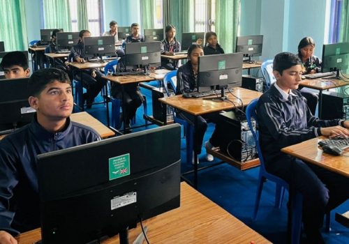 गोर्खा फण्डद्वारा विद्यालयलाई कम्प्युटर सहयोग