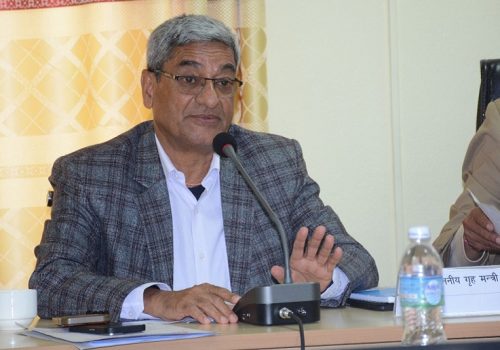 नागरिकका विवरण दुरुपयोग हुन दिँदैनौं, डाटा सुरक्षामा सरकारले ध्यान दिन्छ: गृहमन्त्री लेखक