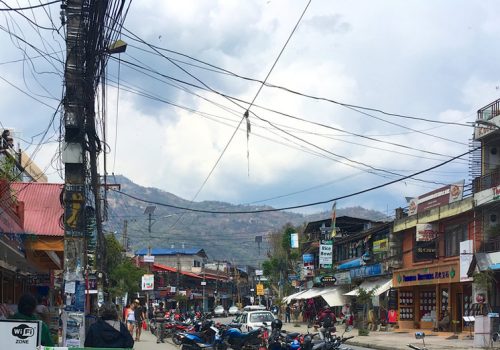 पोखरामा विद्युत् तार भूमिगतको काम ६५ प्रतिशत सकियो, इन्टरनेट र टेलिफोनका अव्यवस्थित तारहरू तत्काल हटाइने