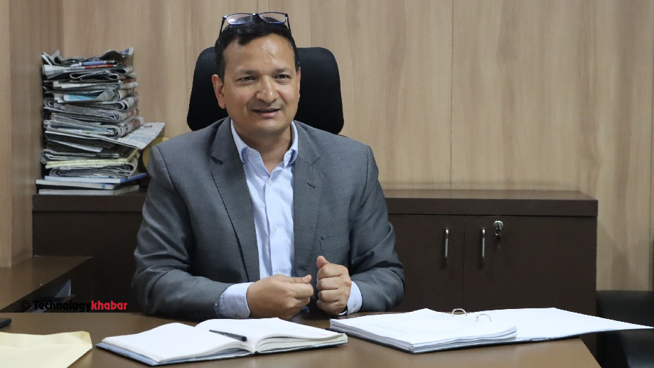 दूरसञ्चार प्राधिकरणका अध्यक्ष भण्डारीको कार्यानुभवको कागजात नक्कली भएको भन्दै अख्तियारमा उजुरी