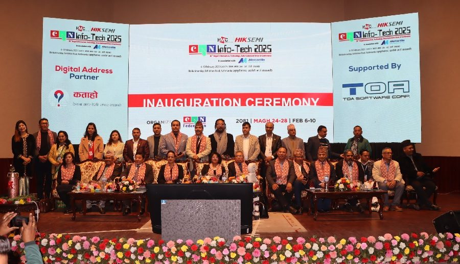 एआई रोबोटमार्फत् डिजिटल पानस बालेर क्यान इन्फोटेक २०२५ को उद्घाटन