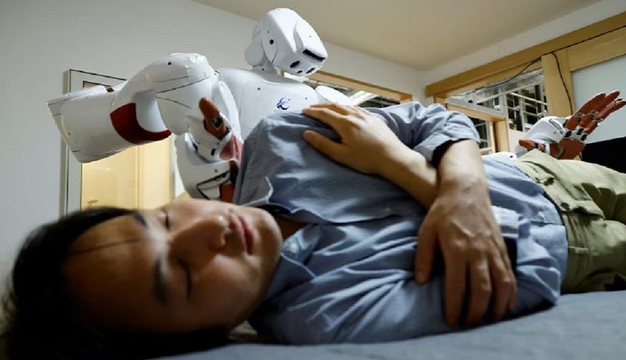 एआई रोबोटहरु जापानको वृद्धवृद्धा हेरचाहमा प्रयोग हुन सक्ने